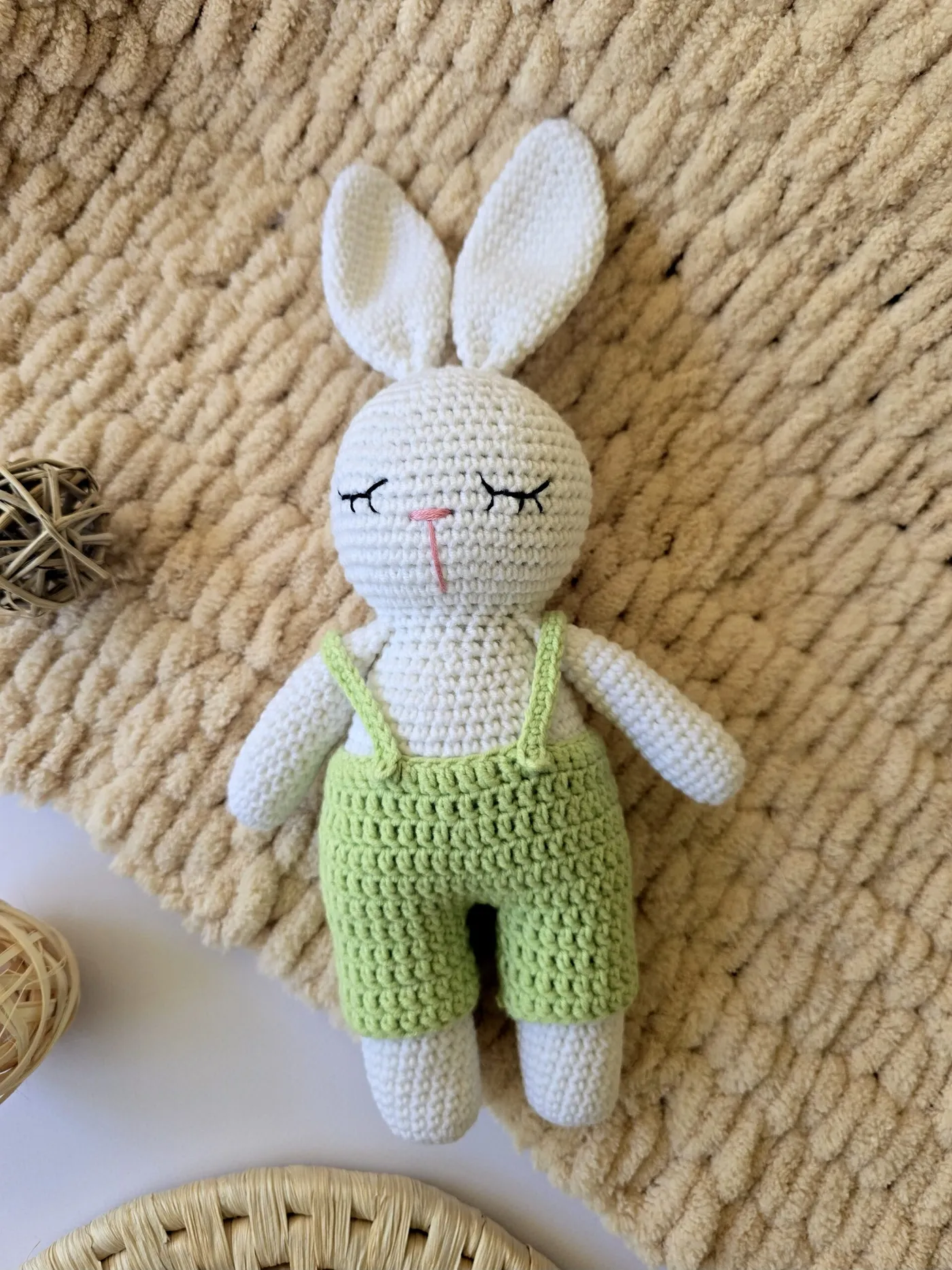 Gehäkelter Hase Plüschtier: Handgefertigtes Amigurumi Kaninchen